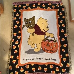 Pooh Disney Halloween blanket